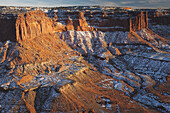 Green River Overlook at sunset in winter, Canyonlands National Park, Moab, Utah, USA