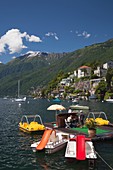 Switzerland, Ticino, Lake Maggiore, Ascona, lakefront, morning
