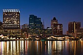 USA, Maryland, Baltimore, Inner Harbor, city skyline, dusk