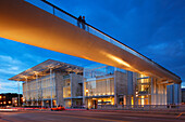 Nichols bridgeway and the modern wing of the Art Institute by Renzo Piano, Chicago, Illinois, USA