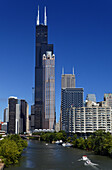 Chicago River und Willis Tower (früher Sears Tower), Chicago, Illinois, USA