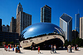 Cloud Gate von Anish Kapoor, Millenium Park, Chicago, Illinois, USA