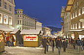 Weihnachtsmarkt in der Marktstraße, Bad Tölz, Oberbayern, Bayern, Deutschland