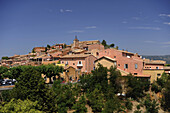 Blick auf das Dorf Roussillon, Vaucluse, Provence, Frankreich, Europa