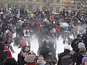 massive snowball fight in Goerlitzer Parc in Kreuzberg Berlin