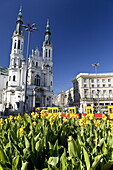 Erlöserkirche unter blauem Himmel, Zbawiciela Platz, Warschau, Polen, Europa