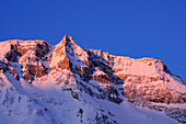 Hoher Sonnblick with Zittelhaus hut at the summit at dawn, Rauriser Tal valley, Goldberggruppe mountain range, Hohe Tauern mountain range, Salzburg, Austria