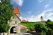 Dollnstein city gate, Altmuehltal cycle trail, Altmuehl valley nature park, Altmuehl, Dollnstein, Eichstaett, Bavaria, Germany