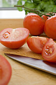 Geschnittene Tomaten, Gesundes Essen, Gemüse, Obst