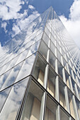 Spiegelung auf der Fassade der neuen Nationalbibliothek, Bibliothèque nationale François Mitterrand, Paris, Frankreich, Europa