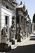 Grabmonumente am Recoleta Friedhof, Buenos Aires, Argentinien, Südamerika, Amerika