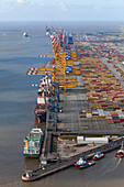 Luftbild Bremerhaven, Containerhafen, Verladekräne an der Pier, Wesermündung, Schiffe in der Weser, Niedersachsen, Deutschland