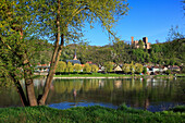 Blick über den Main zur Henneburg, Stadtprozelten, Main, Odenwald, Spessart, Mainfranken, Franken, Bayern, Deutschland