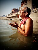 Agua, Baño, Benares, Ganges, India, Oracion, Puya, Rio, Sadhu, Santo, Varanasi, V07-990512, agefotostock 