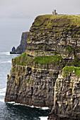 Kliffe von Moher und O'Brien's Turm, County Clare, Irland