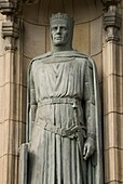 Statue of Robert the Bruce at entrance, Edinburgh Castle, Edinburgh, Scotland, UK