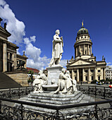 Germany, Berlin, Gendarmenmarkt, Schiller Monument, Franzözischer Dom