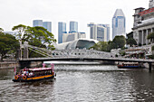 Cavenah Bridge at Fullerton Hotel, Esplanade Theater and Skyline, Singapore, Asia