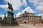 Semper Oper, Operahouse, Theaterplatz, Dresden, Saxony, Germany