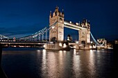 UK, England, London, Tower Bridge dusk