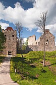 Latvia, Northeastern Latvia, Vidzeme Region, Gauja National Park, Sigulda, Sigulda Midieval Castle ruins