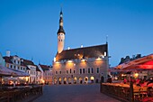 Estonia, Tallinn, Old Town, Raekoja plats, Town Hall Square, evening