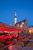 Estonia, Tallinn, Old Town, Raekoja plats, Town Hall Square, evening