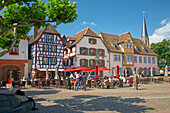 Straßencafe am Marktplatz, Neustadt an der Weinstraße, Rheinland-Pfalz, Deutschland