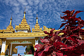 Entrance gate to the buddhistic pilgrim destination Kyaikhtiyo Pagoda, Mon State, Myanmar, Birma, Asia