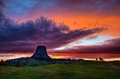 Devils tower, landschaft, Lava, Monolith, Sonnenuntergang, Turm, USA, vocano, Wolke, Wyoming, S19-1190514, AGEFOTOSTOCK