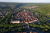 Luftbild von Hannoversch Münden, Weserstein, Werra, Fulda, am Weserufer das Welfenschloss, Drei-Flüsse-Stadt, Niedersachsen, Deutschland
