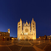 Die beleuchtete Kathedrale Santa Maria de Regla bei Nacht, Leon, Provinz Leon, Altkastilien, Castilla y Leon, Nordspanien, Spanien, Europa