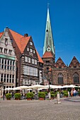 Market square and the Liebfrauenkirche church in Bremen, Germany, Europe
