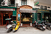 Takeaway and cafe, old town, Hanoi, Bac Bo, Vietnam
