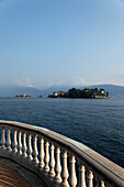 Geländer, Aussicht auf den Palazzo Borromeo, Isola Bella, Stresa, Lago Maggiore, Piemont, Italien