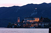 Abenddämmerung, Isola San Giulio, Ortasee, Piemont, Italien