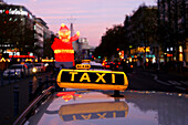 Weihnachtsdekoration an der Tauentzienstraße, Reihe Taxis, Berlin, Deutschland