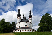 Dreifaltigkeitskirche Kappl unter Wolkenhimmel, Oberpfalz, Bayern, Deutschland, Europa