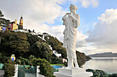 Statue, Bucht von Tremadog, Portmeirion, Gwynedd, Wales, Großbritannien