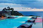 Pool des Hotel and Spa Palm bei Sonnenuntergang, Petite Ile, La Reunion, Indischer Ozean
