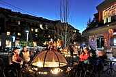 People at the casinos in teh evening, Lake Tahoe south and Stateline, North California, USA, America