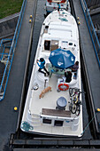 Le Boat Grand Classique Hausboot im Schiffshebewerk Arzviller auf dem Canal de la Marne au Rhin, Arzviller, Lothringen (nahe Elsass), Frankreich, Europa