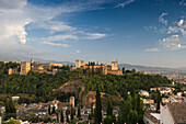 Blick auf die Stadtburg Alhambra, Granada, Andalusien, Spanien, Europa