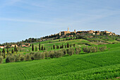 View to Pienza, Val d’Orcia, Tuscany, Italy