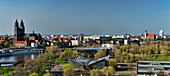 Blick über Rotehornpark und Elbe auf Magdeburger Dom, Kloster Unser Lieben Frauen und Johanniskirche, Magdeburg, Sachsen-Anhalt, Deutschland, Europa