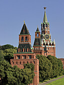 Kremlin, Kremlin wall with first Konstantino-Eleninskaya Tower, second Nabatnaya Tower ('Alarm,  Tower) and third Spasskaya Tower, Moscow, Russia