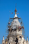 Myanmar, Burma, Bagan, Minnanthu, painting a pagoda