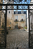 France, Poitou-Charente, Charente -Maritime, Saintes, Echevinage museum