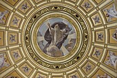 Hongrie, Budapest, The dome of St Stephen's Basilica is decorated with mosaics designed by Karoly Lotz.