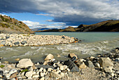 Chile, Patagonia, Torres del Paine National Park, Nordenskjold lake